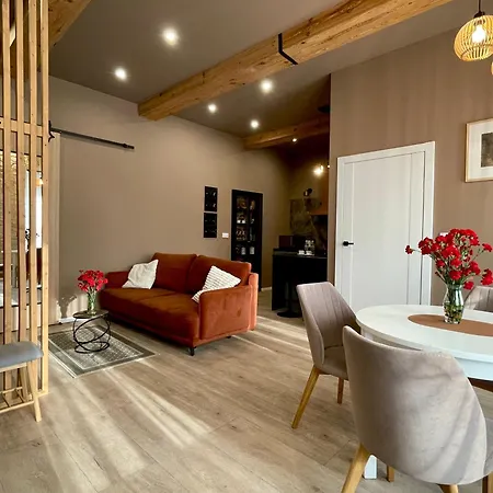 7 Kamienic 29 Lok 2b Vis A Vis Jasnej Góry