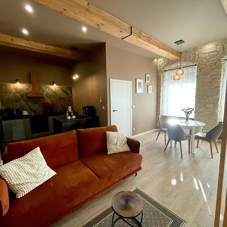 7 Kamienic 29 Lok 2b Vis A Vis Jasnej Gory