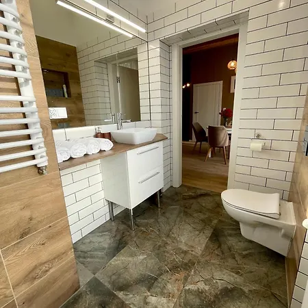 7 Kamienic 29 Lok 2b Vis A Vis Jasnej Góry Apartament