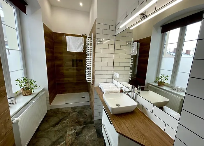 7 Kamienic 29 Lok 2b Vis A Vis Jasnej Gory Czestochowa