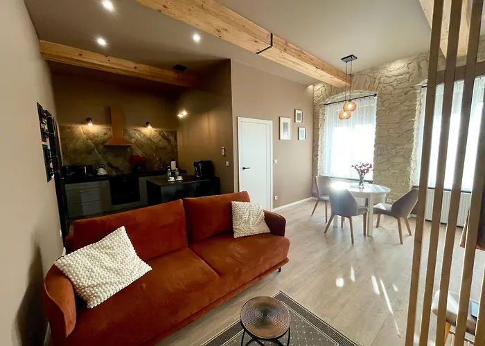 7 Kamienic 29 Lok 2b Vis A Vis Jasnej Gory