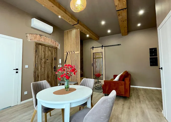 7 Kamienic 29 Lok 2b Vis A Vis Jasnej Gory *