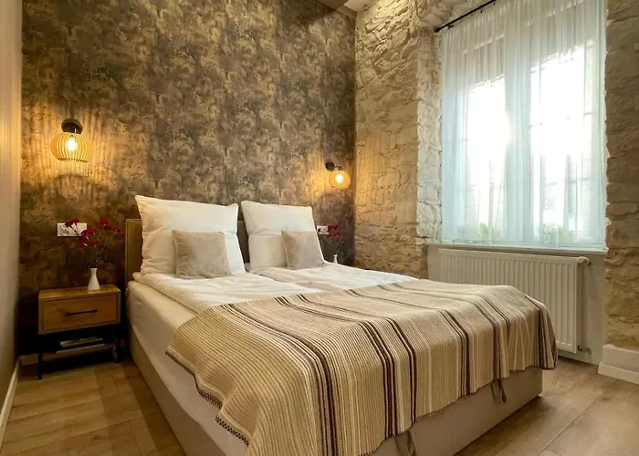 7 Kamienic 29 Lok 2b Vis A Vis Jasnej Gory *